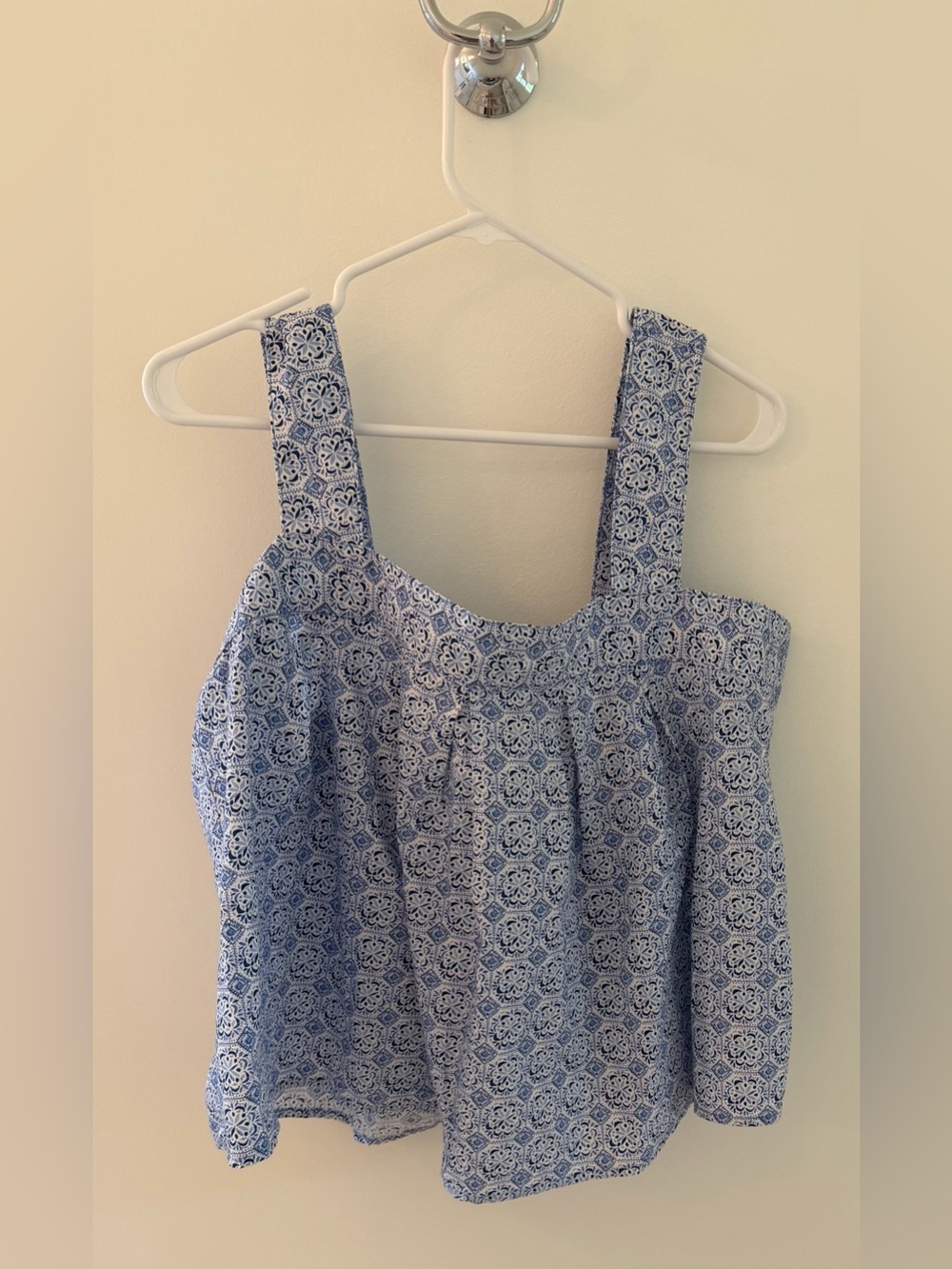 LOFT Mosaic Blue and White Floral Print Tie Back Tank - Picture 3 of 7
